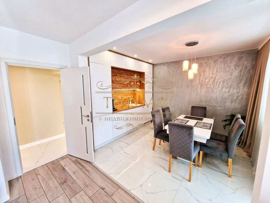 Продава се Тристаен апартамент в Варна, Възраждане 2 - 100 кв.м за 2550 €/кв.м - Снимка #2