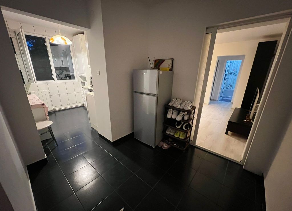 Închiriez apartament 2 camere CENTRU