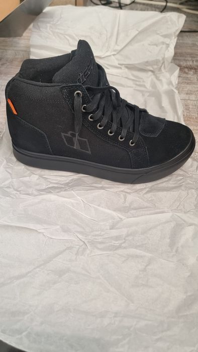 Мото боти ICON Carga Stealth – нови, размер 44