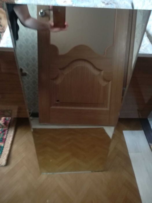 Продам настенное зеркало