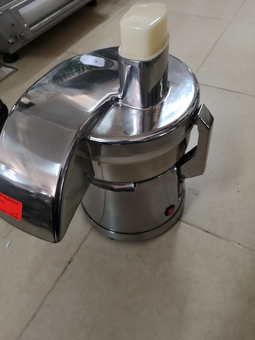 Сокоизтисквачка професионална Фреш машина Професионални сокоизтиквачки