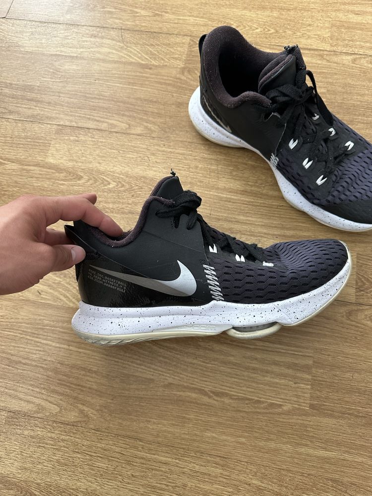 Баскетцолни кецове ,, Nike air zoom’’
