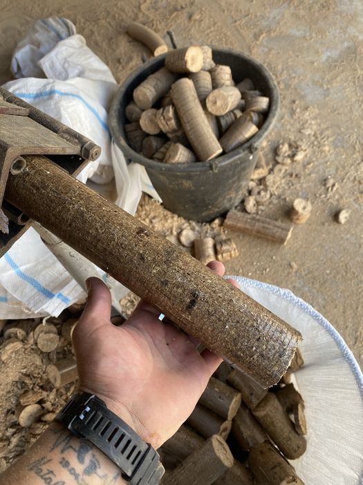 Brichete cilindrice din FAG