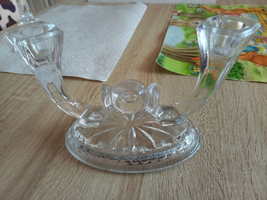 Suport lumânare de sticla ,inaltime 12,5 cm.Pret.30 lei.