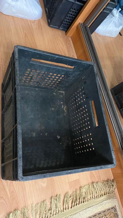 Продам пластмассовые ящики 9 штуков