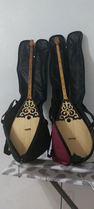 Чехолымен домбыралар сатылады