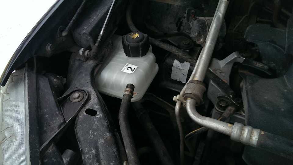 бачок расширительный Nissan QASHQAI