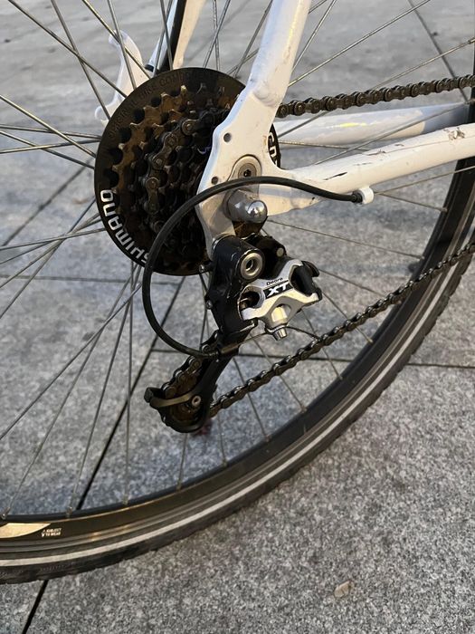 Bicicleta Triumph oras echipare Shimano