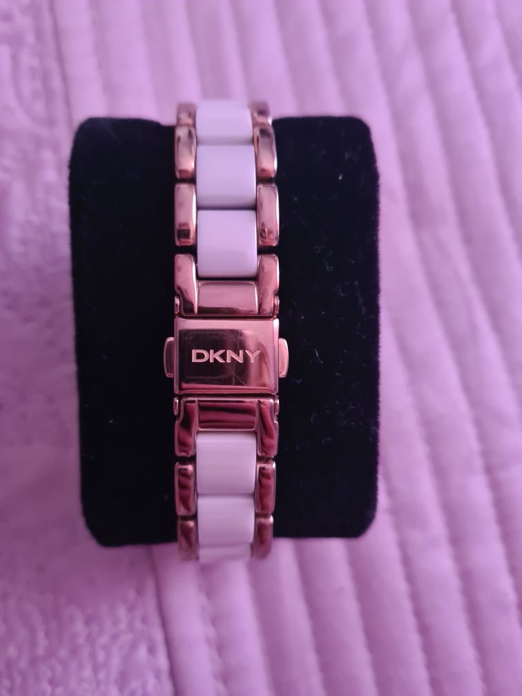 Дамски часовник DKNY