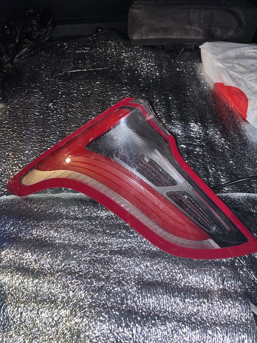 Hongqi eqm5 orqa fara