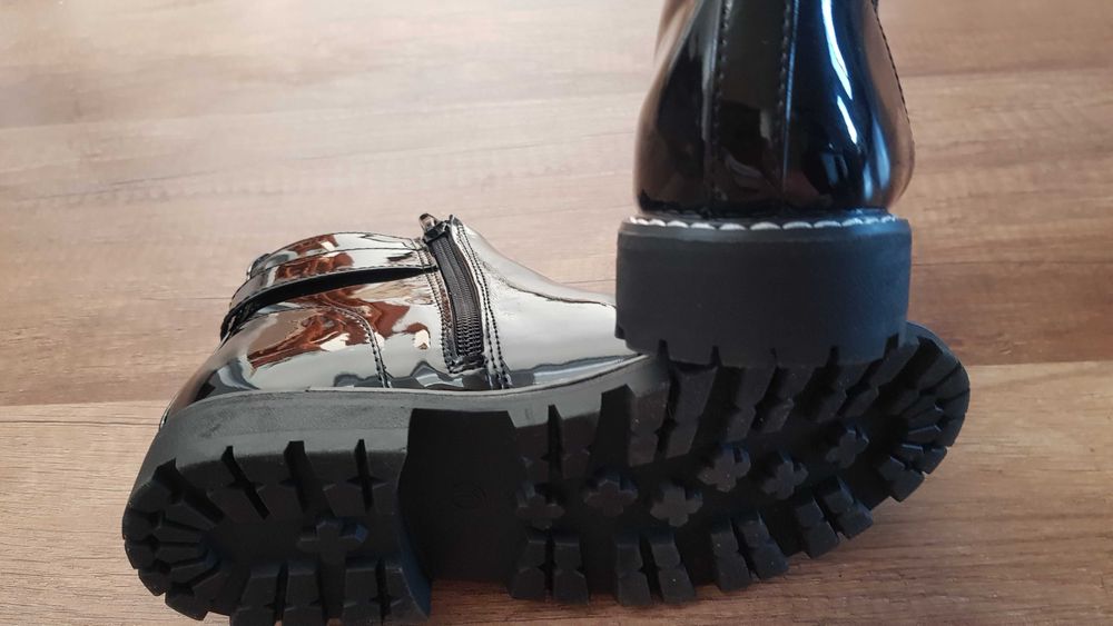 Ghete fetite marimea 32