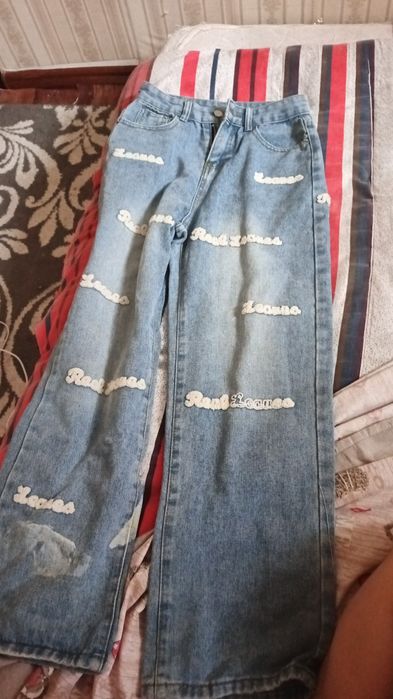 Джинсы в очень хорошем качестве. Размер S