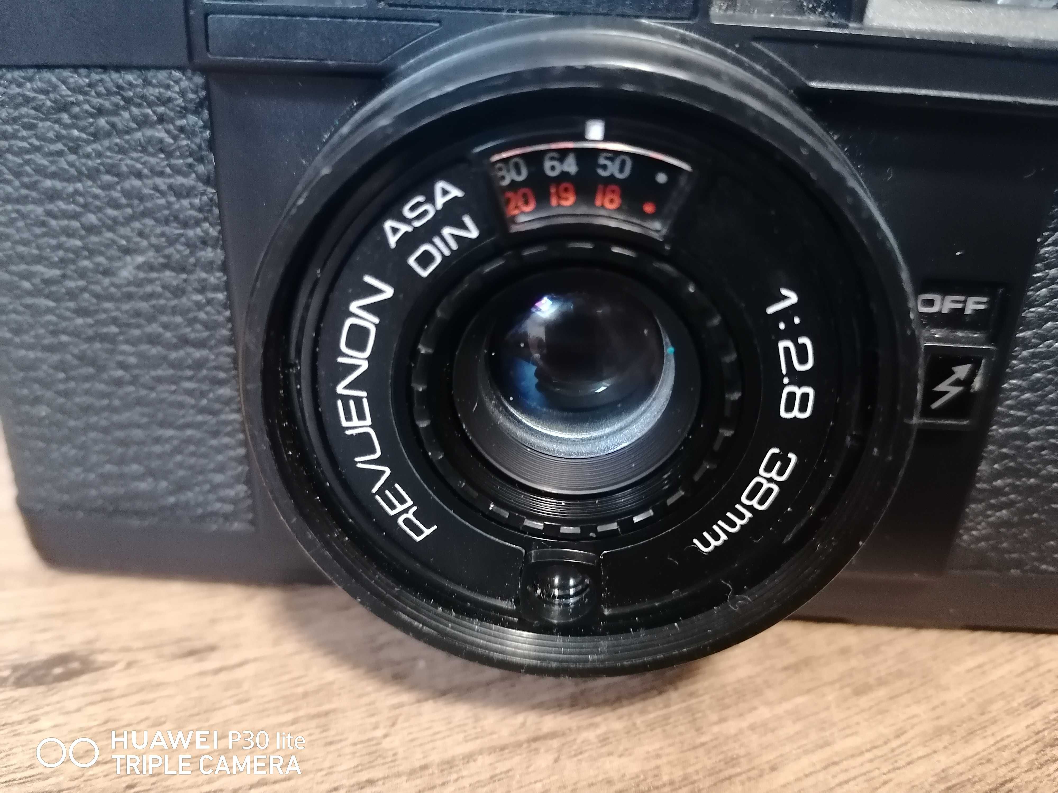 Revue 500 AF 38mm 1:2.8 Viewfinder Camera