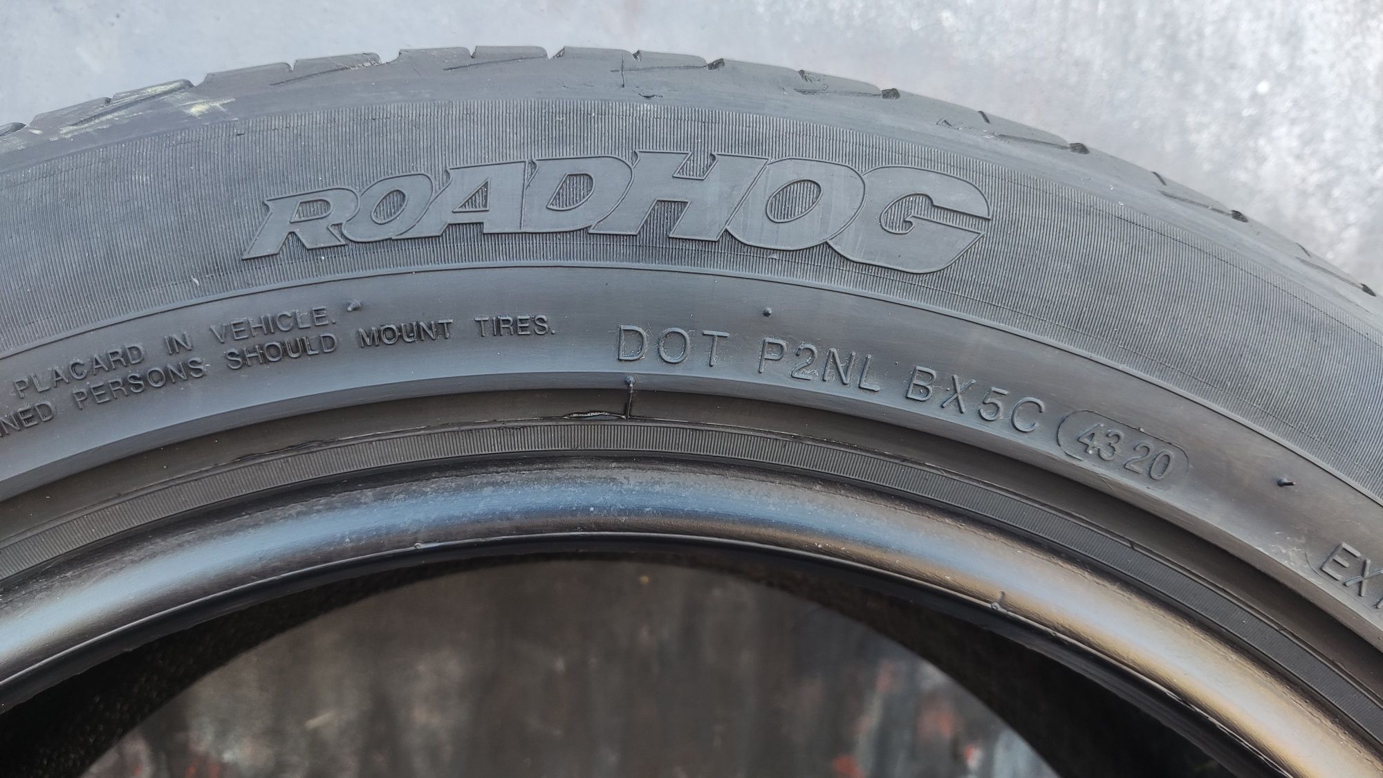 1бр. лятна гума 225/50/17 Roadhog
dot4320
7.6mm
Добро състояние на гум