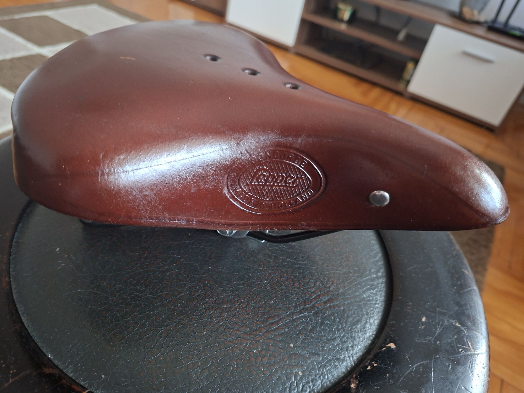 Sa Piele Lepper, similar Brooks