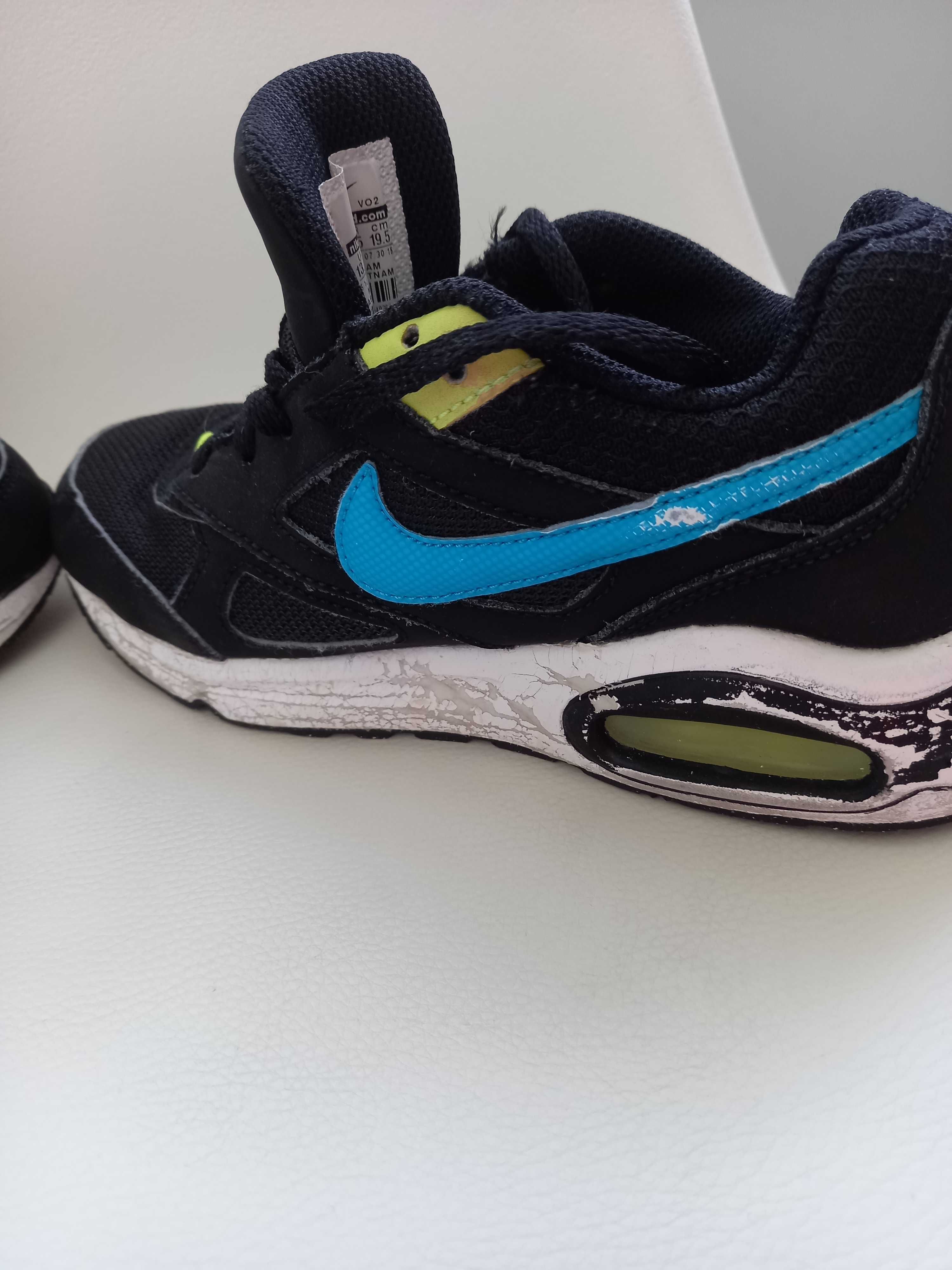 Маратонки Nike,номер 31,5