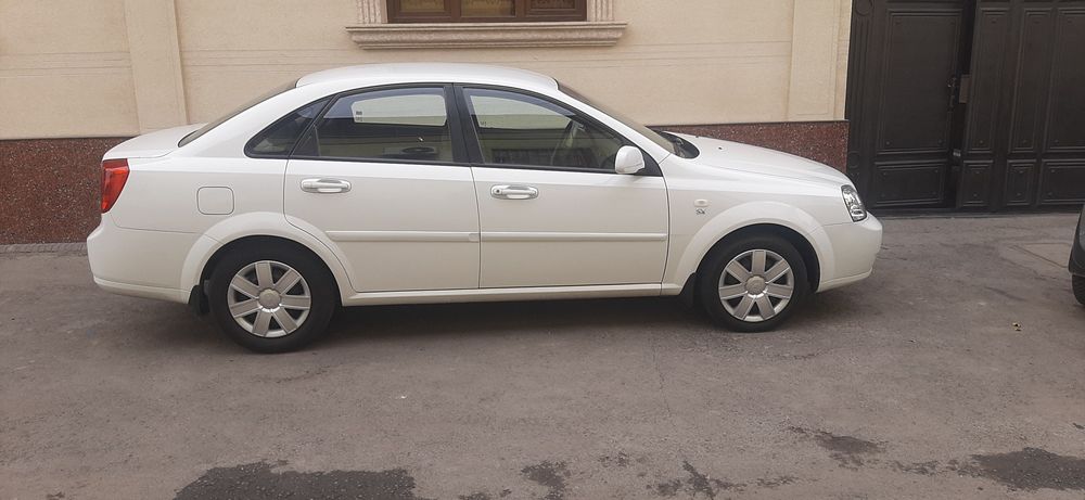 Ласетти  сотилади