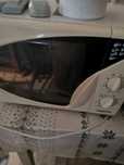 Vand cuptor cu microunde second-hand
