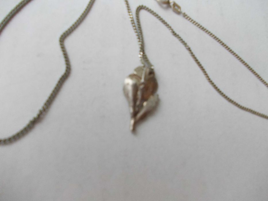 Lant si medalion vechi din argint trandafir