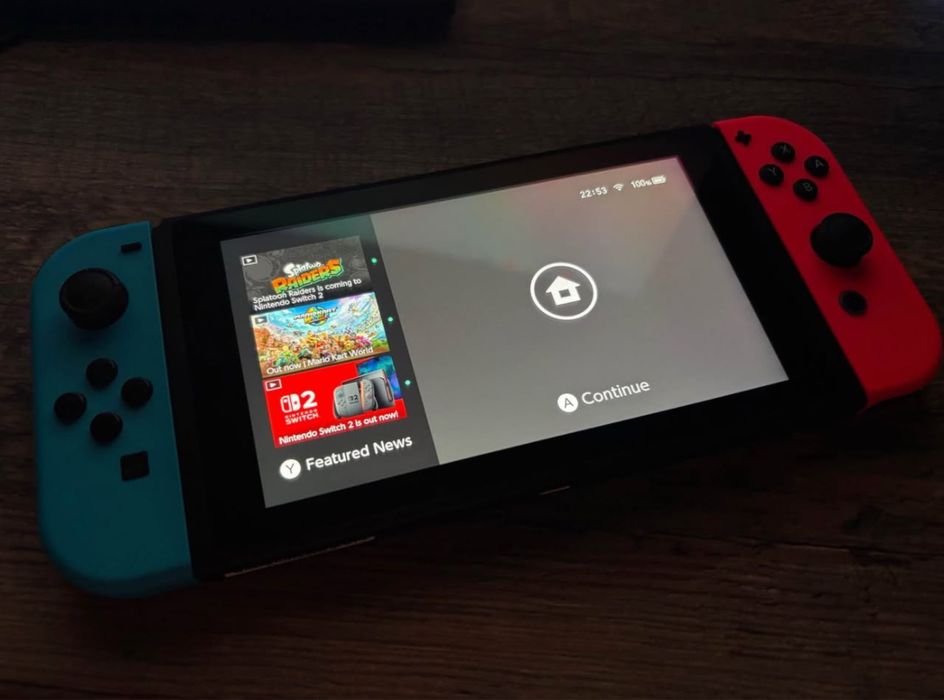 Nintendo Switch + 2 jocuri