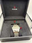 Ceas Tudor Black Bay 41 79680 . In stare noua full box cu garantie