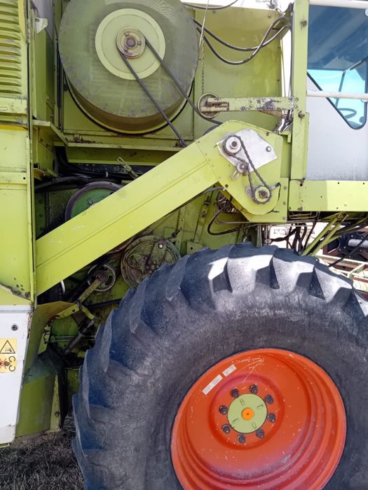 Combină Claas Mega 218 Dominator