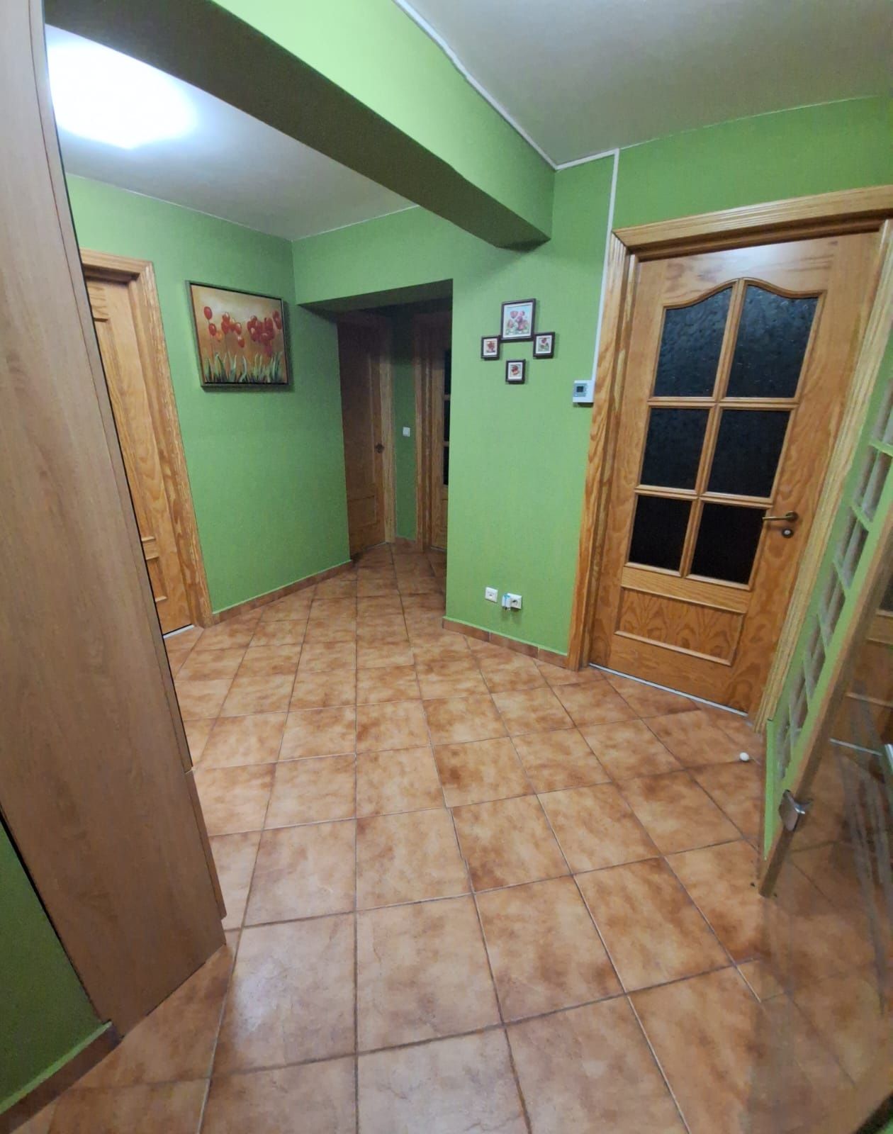 Vând apartament cu 4 camere în Câmpeni
