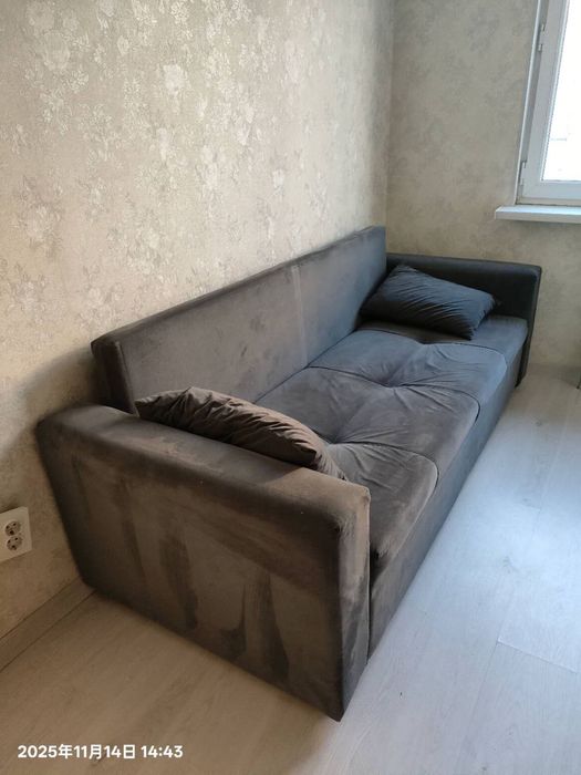 Диван для зала .