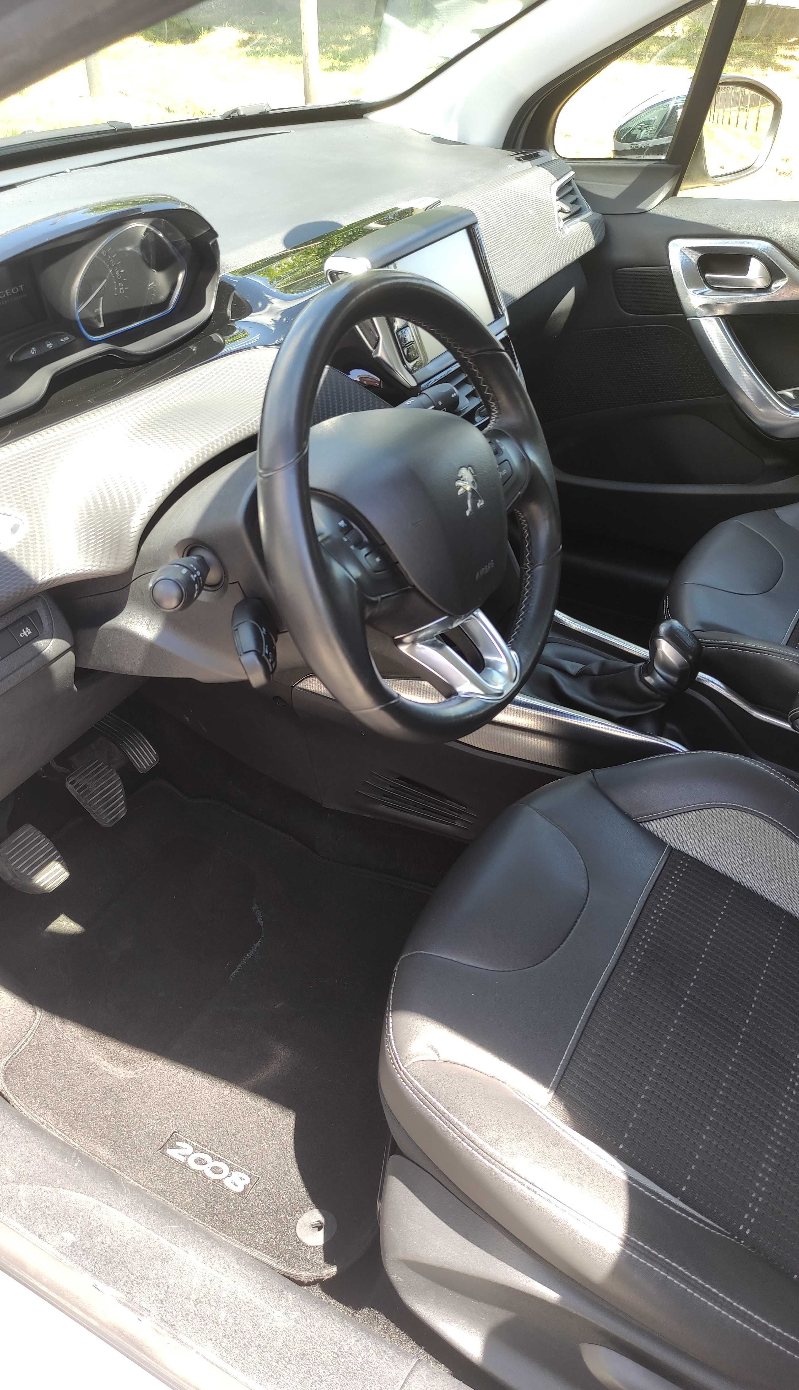 Peugeot 2008 e-HDI ALLURE 1.6 дизел кожа НОВ ВНОС Франция отличен