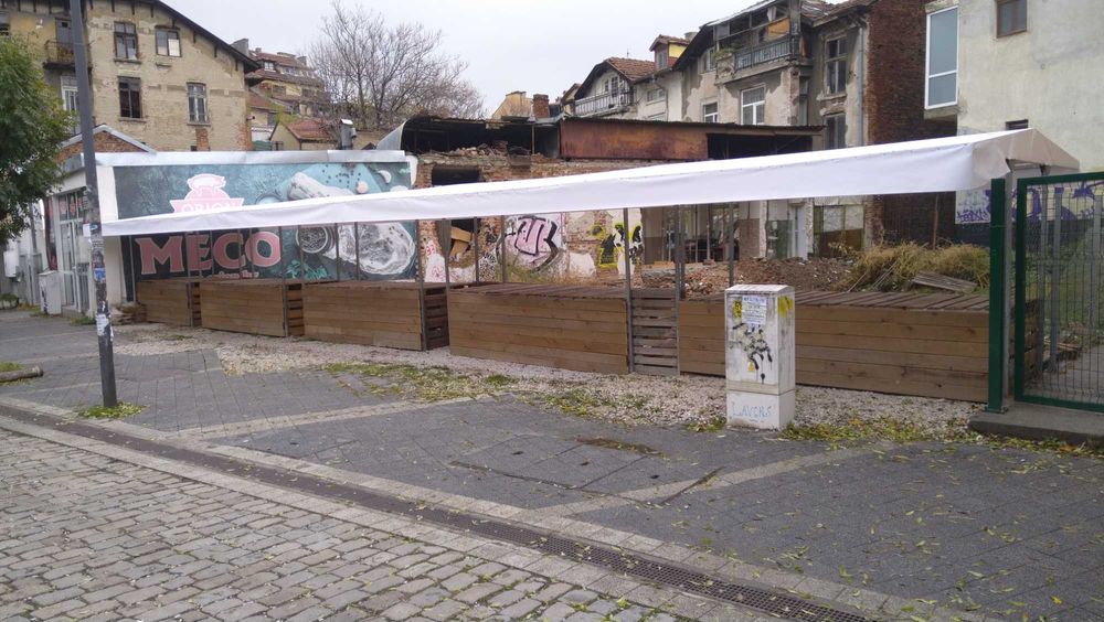 Дава под наем пазарни маси Женски пазар на най-хубавото място