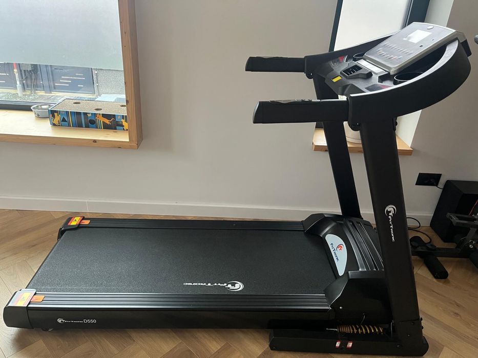 Banda de alergat electrica FitTronic Delta 550