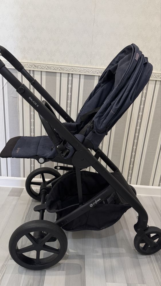 Коляска cybex balios S синего цвета