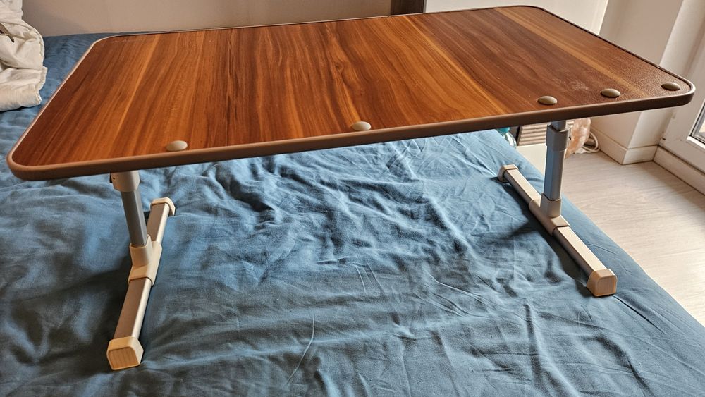 Masuta laptop reglabila pe inaltime si inclinatie