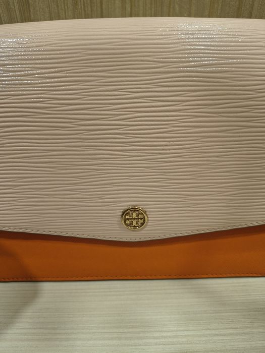 Продавам чанта  Tory Burch.