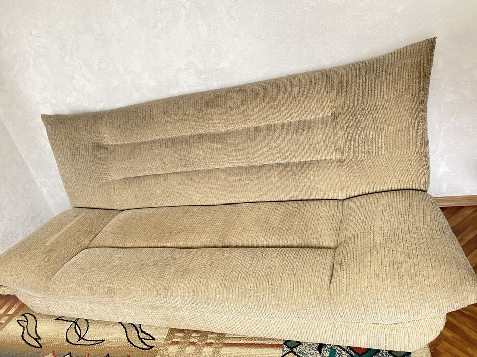 Продам диван с креслами звоните