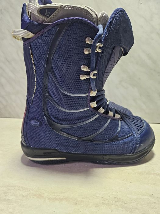Boots 114 buti placa snowboard  Burton  mărimea   39-40 (25,5   cm) .