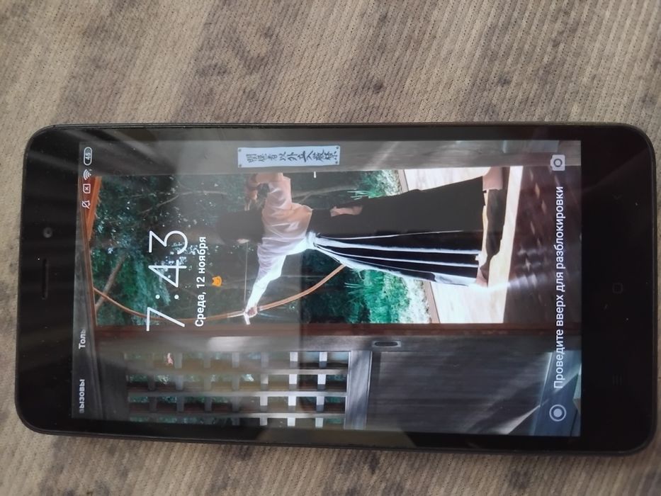Продам телефон, вроде редми