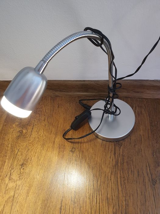 London bus și lampi de birou