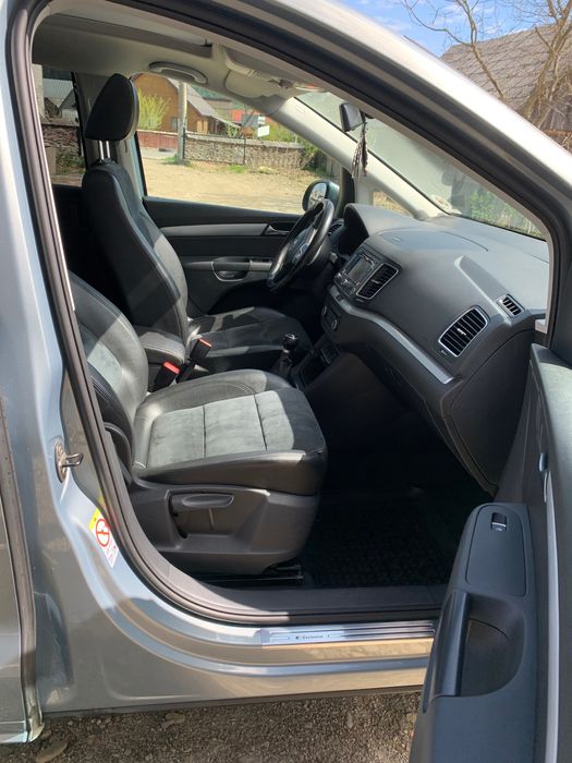 Vând Volkswagen Sharan