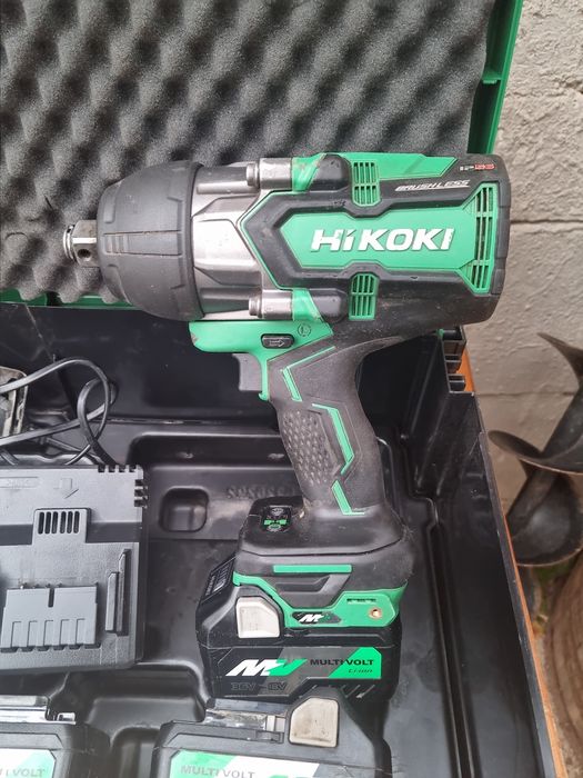 Impact hikoki wr 36 da, 3 baterii 5 amperi,incarcator,cutie