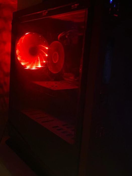 Продам ПК с монитором в комплекте в хорошем рабочем состоянии