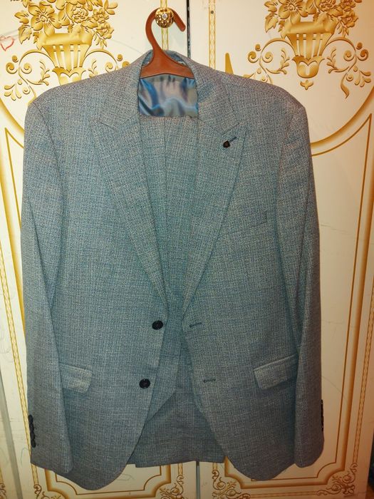 Костюм тройка Срочно продам новый Made in Turkey