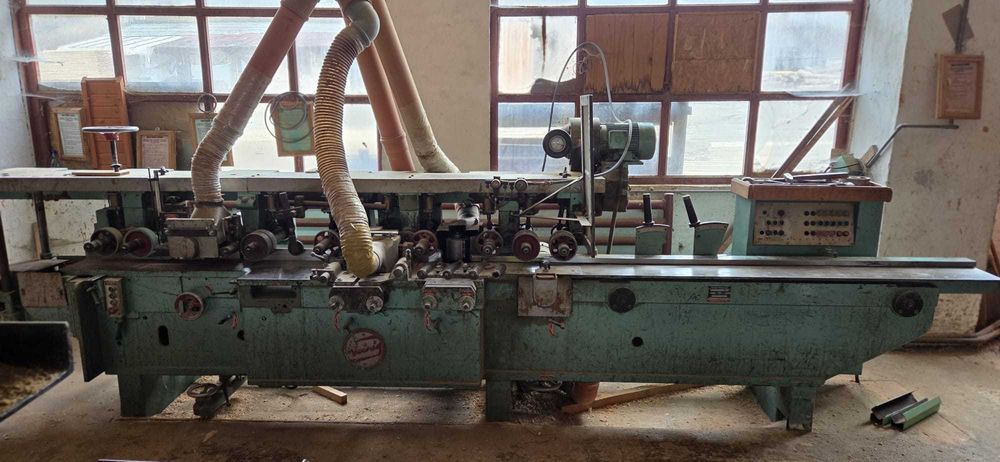 Masina de prelucrat pe patru fete cu 5 axe