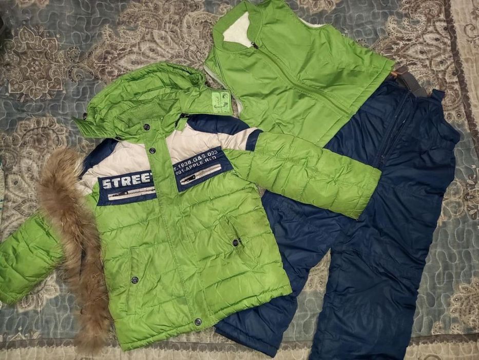 Продам комбинезон для мальчика