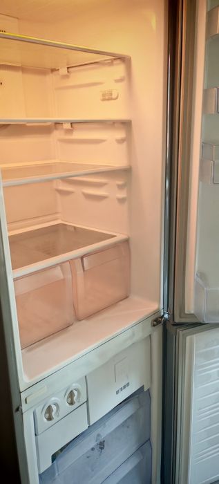 Frigider cu congelator Samsung 325L