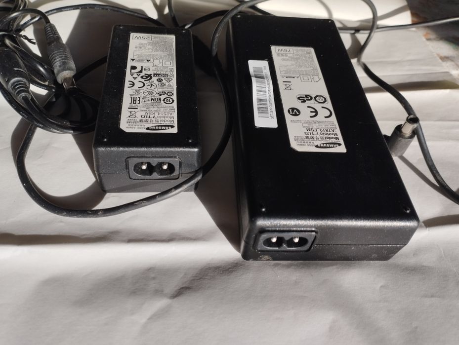 Alimentatoare Samsung  19 V /4,106 A și 14v-1,786a  -  TV, monitor