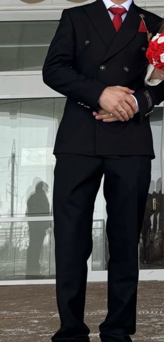 Продам костюм классический