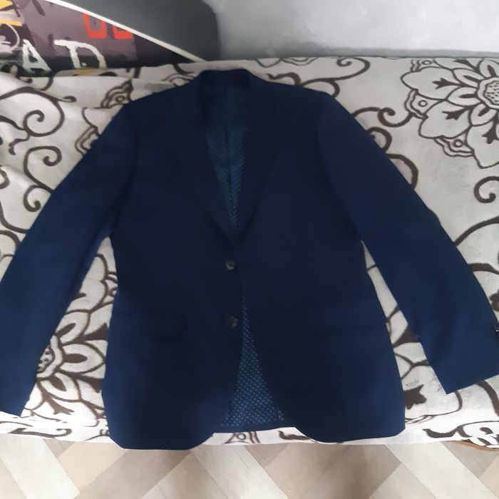 Продам пиджак темносиний 48раз.