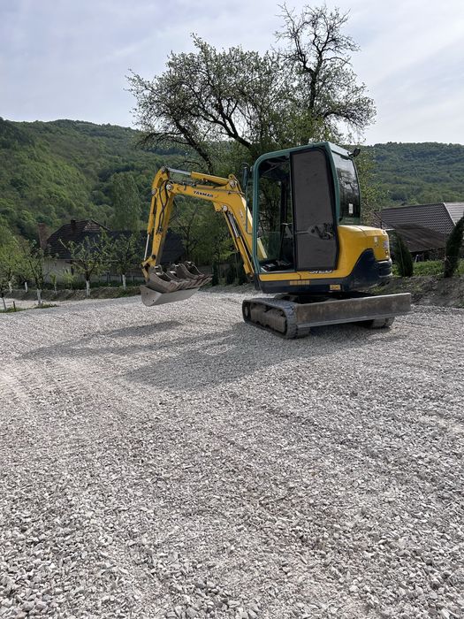 Excavator de inchiriat