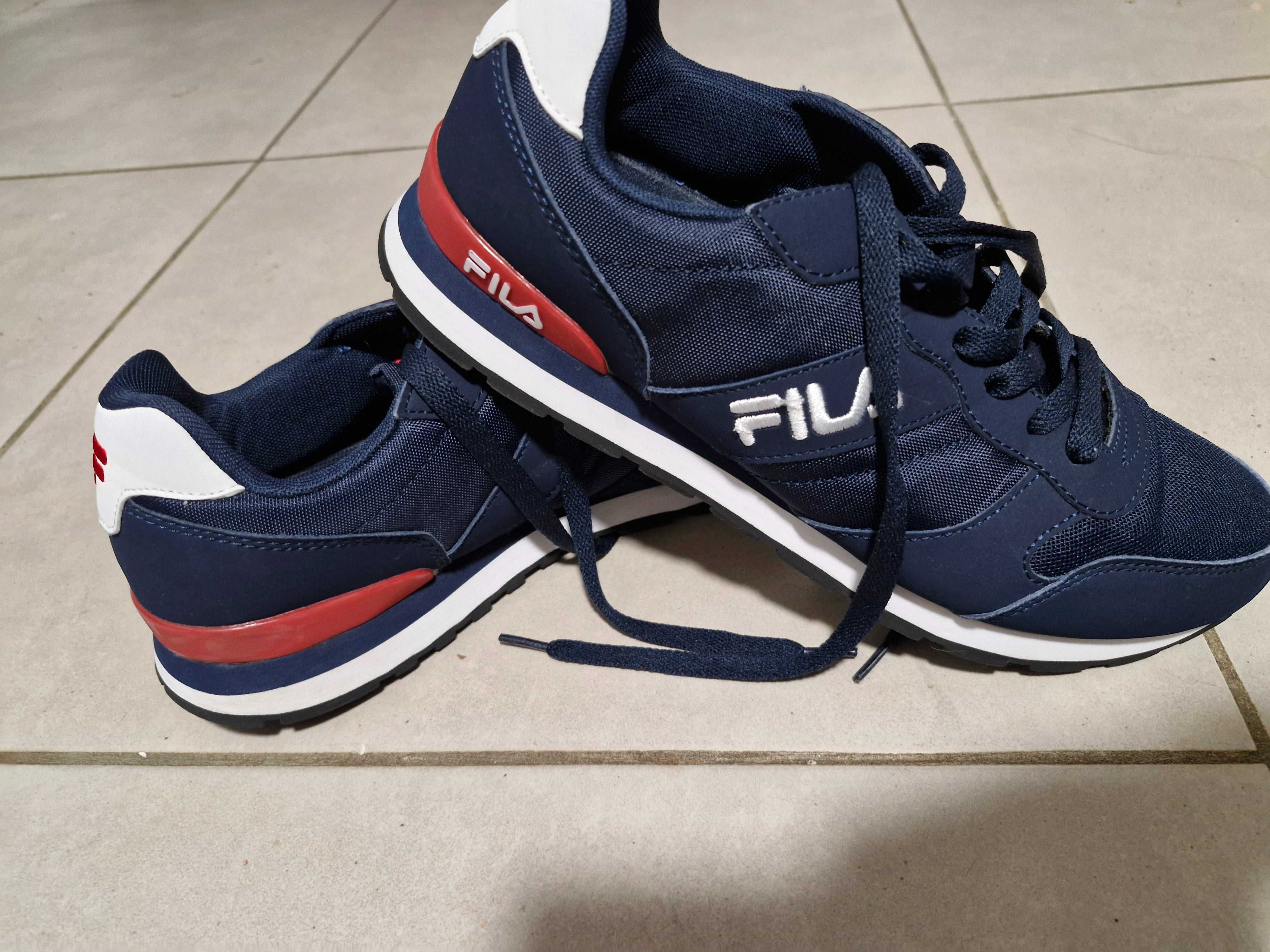 Adidasi FILA marime 43